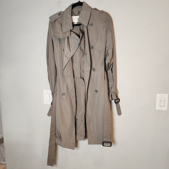 Banana Republic Beige Nylon Double Breasted Belted Trench Coat Size Medium - Picture 14 of 16